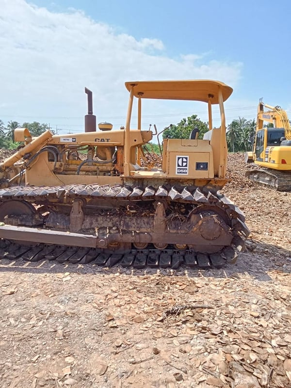 ขายรถแทรกเตอร์CAT D5B 10Z  ตีนเป็ด ใช้งานได้ ใบซื้อvาย ราคาถูก6.9แสน