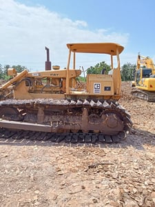 ขายรถแทรกเตอร์CAT D5B 10Z  ตีนเป็ด ใช้งานได้ ใบซื้อvาย ราคาถูก6.9แสน