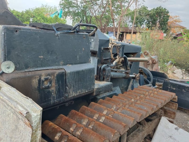 รถแทรกเตอร์komatsu D20p-5 ตีนเป็ด ใบมีสไล้ ราคา99,000 รถแทรกเตอร์komatsu D20p-5 ตีนเป็ด ใบมีสไล้ ราคา99,000