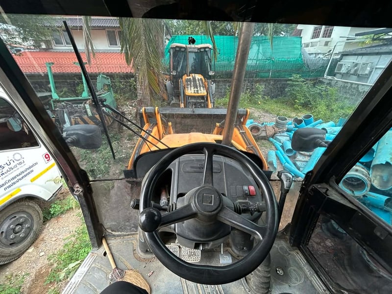 รถขุดหน้าตักหลังขุด jcb 2เพลา มีทะเบียน ใช้งานดีมาก ราคา5.8แสน