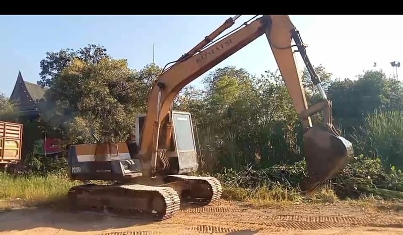 รถแม็คโครkomatsu pc120-5 ใช้งานดี ใบซื้อvาย ราคาถูกดีๆ3.2แสน