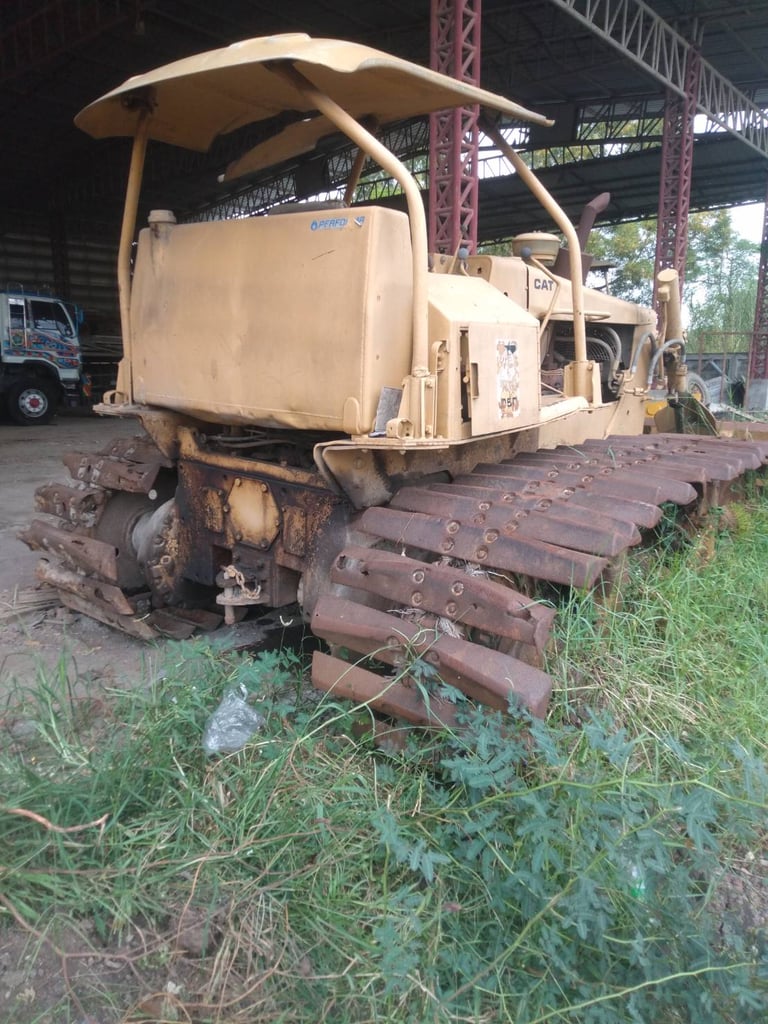 รถแทรกเตอร์CAT  D5B  10z ใช้งานปกติ ใบซื้อvาย ราคา299,000 รถแทรกเตอร์CAT  D5B  10z ใช้งานปกติ ใบซื้อvาย ราคา299,000