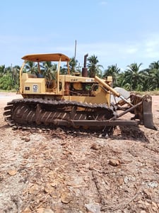 ขายรถแทรกเตอร์CAT D5B 10Z  ตีนเป็ด ใช้งานได้ ใบซื้อvาย ราคาถูก6.9แสน