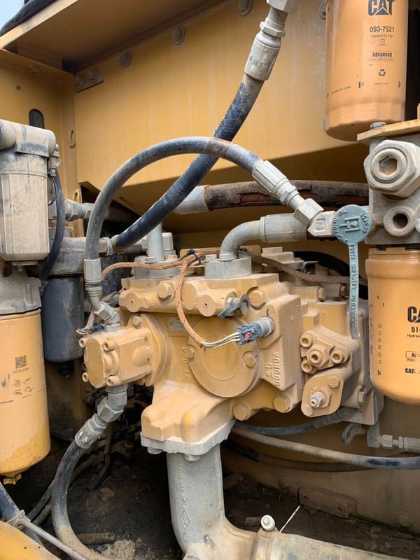 ขายรถแม็คโครCAT 320D2 ใช้งานได้ดี มีเล่มทะเบียน ราคา9.5แสน