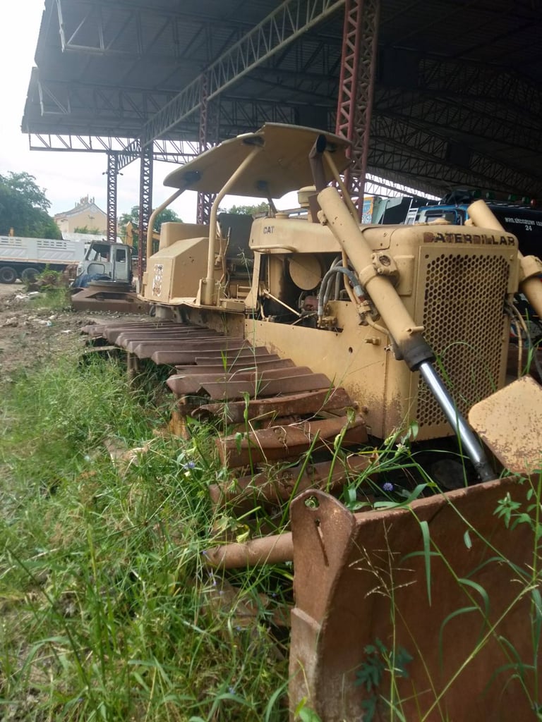 รถแทรกเตอร์CAT  D5B  10z ใช้งานปกติ ใบซื้อvาย ราคา299,000 รถแทรกเตอร์CAT  D5B  10z ใช้งานปกติ ใบซื้อvาย ราคา299,000
