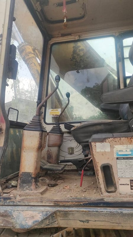 ขายรถแม็คโครkomatsu pc200-5ใบซื้อขาย ใช้งานดี ราคาถูกดีๆๆ295,000 ขายรถแม็คโครkomatsu pc200-5ใบซื้อขาย ใช้งานดี ราคาถูกดีๆๆ295,000