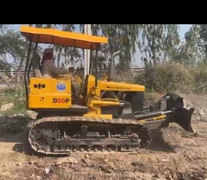 ขายรถ แทรกเตอร์komatsu D20A-5 ใบมีดสไล้ ใช้งานดี ตีนไก่ ราคา105,000