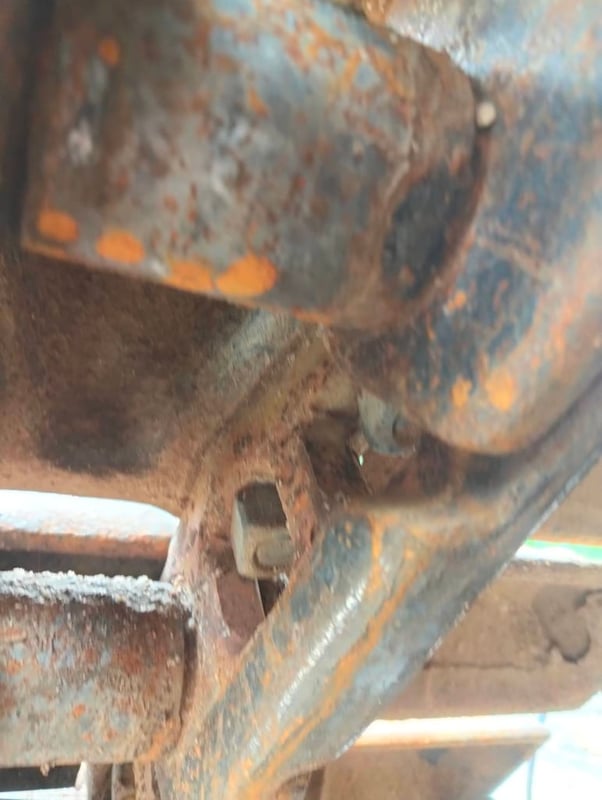 ขายรถแทรกเตอร์CAT D4H ตีนเป็ด ใบมีดสไล้ เกียร์ตัด ใช้งานดี ใบซื้อขายราคา390,000 ขายรถแทรกเตอร์CAT D4H ตีนเป็ด ใบมีดสไล้ เกียร์ตัด ใช้งานดี ใบซื้อขายราคา390,000