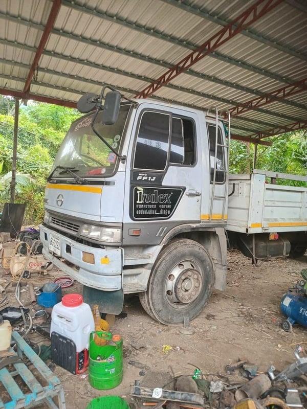 หัวรถ10ล้อhino สภาพดี ราคา59,000