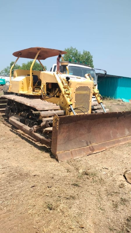 ขายรถแทรกเตอร์CAT D4E ตีนเป็ด ใช้งานดี ใบซื้อขาย ราคาถูกดีๆๆ360,000