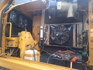 ขายรถแม็คโครCAT 315D มีทะเบียน 17,000บ. ใช้งานได้ดีปกติ ราคาถูกดี5.5แสน