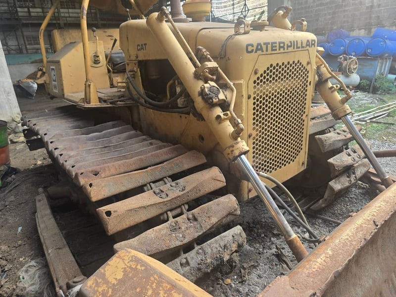 ขายรถแทรกเตอร์ CAT D4E ใช้งานดี ใบซื้อvายทราคา299,000