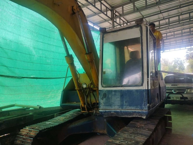 รถแม็คโครkomatsu pc120-5ใช้งานดี ใบซื้อvาย คอนโทรนสั้น ราคา3.2แสน