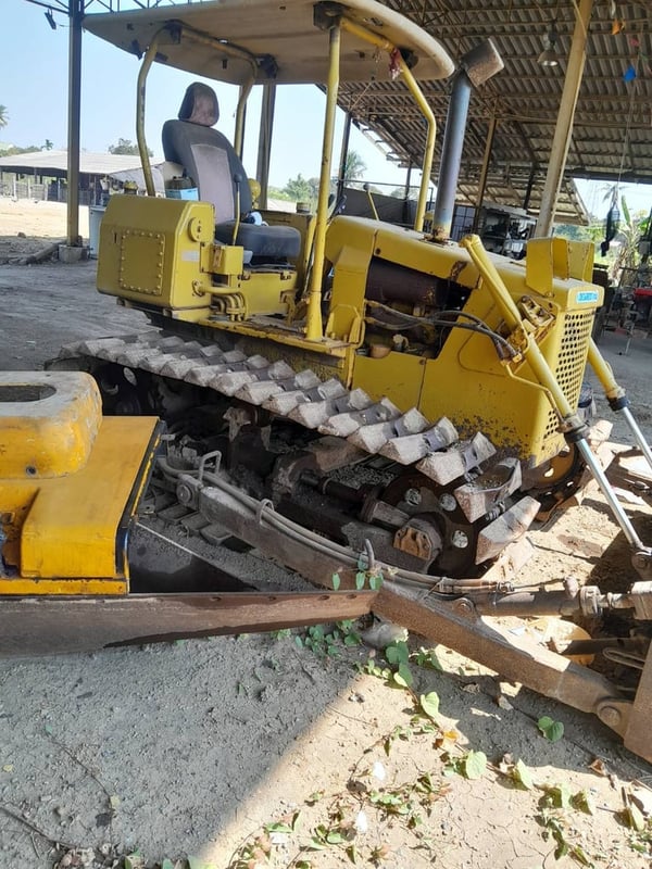 รถแทรกเตอร์mitsubishi bd2f ตีนเป็ด ใช้งานดี ใบซื้อvายทราคา 135,000 รถแทรกเตอร์mitsubishi bd2f ตีนเป็ด ใช้งานดี ใบซื้อvายทราคา 135,000