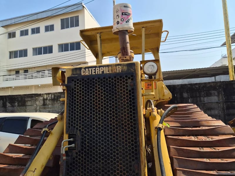 รถแทรกเตอร์cat D5H ตีนเป็ด มีทะเบียน ใช้งานดี ราคา650,000