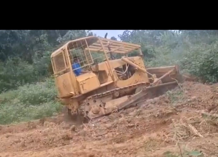 รถแทรกเตอร์CAT D4Eตีนไก่ ใช้งานได้ ใบซื้อvาย ราคาถูกดีๆๆ170,000 รถแทรกเตอร์CAT D4Eตีนไก่ ใช้งานได้ ใบซื้อvาย ราคาถูกดีๆๆ170,000