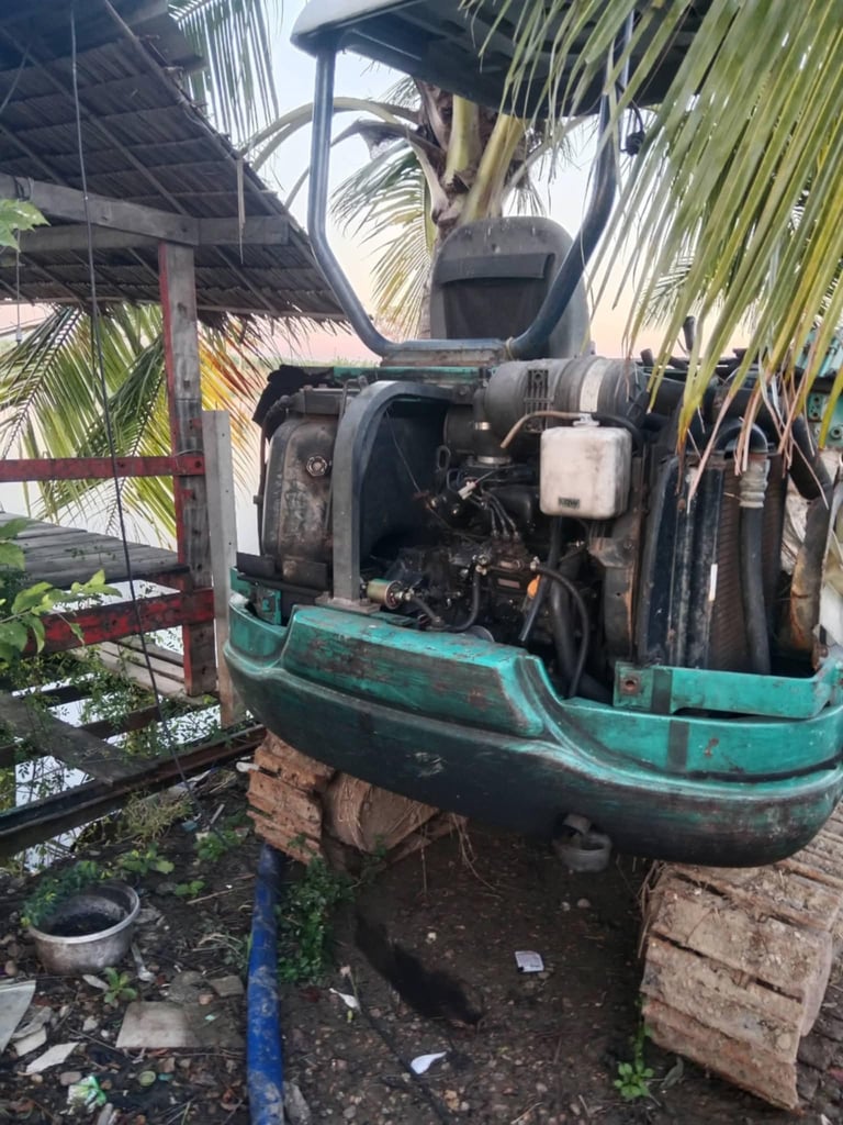 รถแม็คโครkomatsu pc35r-8 ใช้งานได้ปกติ ใบซื้อขายมราคาถูกดี160,000ดี