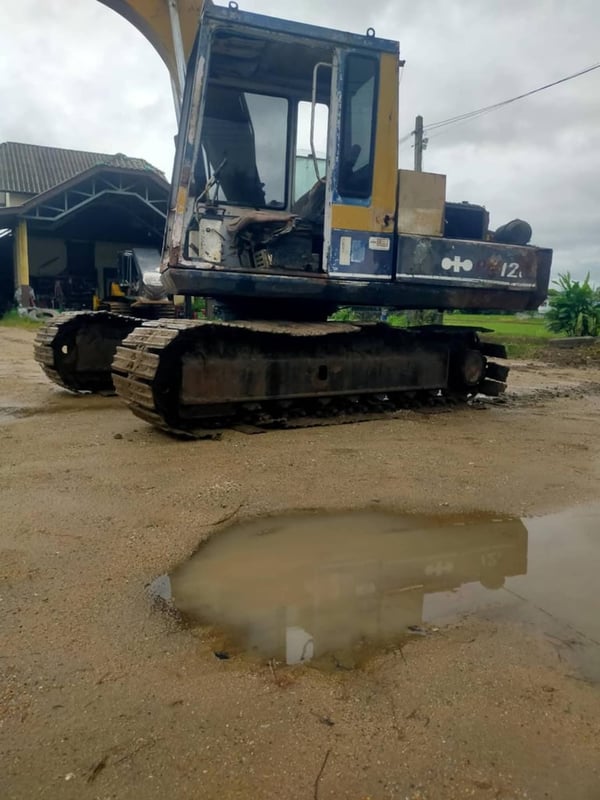 ขายรถแม็คโครkomatsu pc120-3 ใช้งานดี ราคา145,000