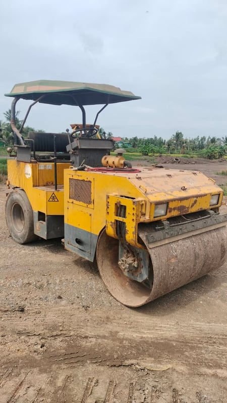 ขายรถบด4ตัน sakai 4ton ใช้งานได้ดี ใบซื้อขาย ราคาถูกดี 299,0000 ขายรถบด4ตัน sakai 4ton ใช้งานได้ดี ใบซื้อขาย ราคาถูกดี 299,0000