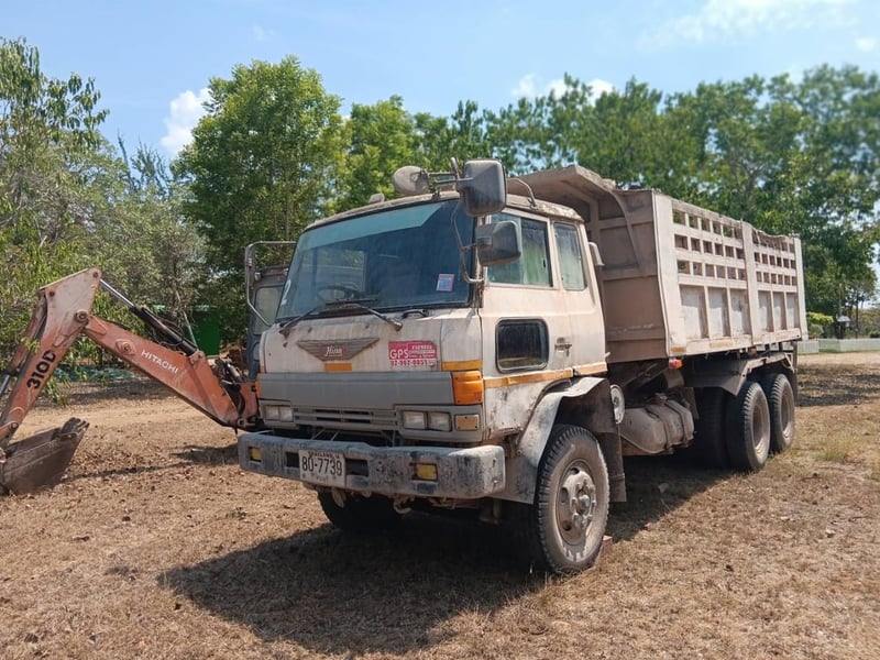 รถ10ล้อดั่ม2เพลา Hino FM226 ใช้งานดี มีทะเบีย ราคา2.7แสนน ราคาถูกดี 