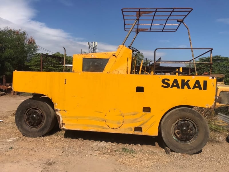 รถบดล้อยางsakai SAKAI TR9 ใช้งานดี ใบซื้อvาย ราคา299,000