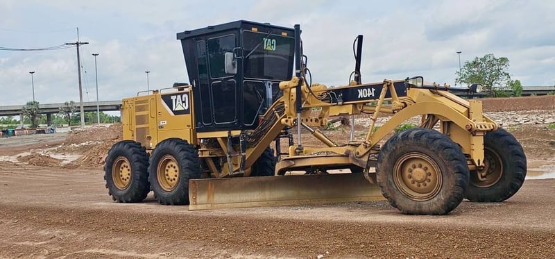 ขายรถเกรดเดอร์CAT 140k ใช้งานดี มีทะเบียน ราคา4.7ล.บาท