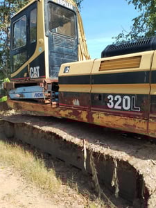 รถแม็คโครcat 320L บูมยาว ใช้งานดี ใบซื้อขาย ราคา5.7แสน