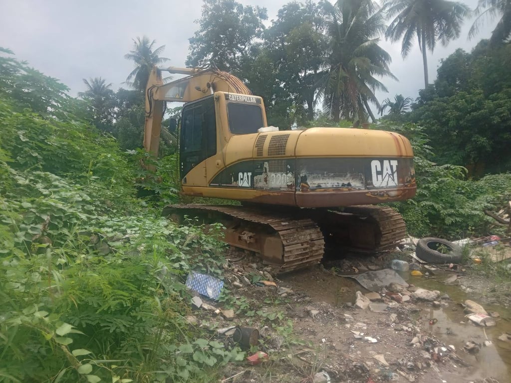 ขายรถแม็คโครCAT 320c มีทะเบียน ใช้งานดี ราคาถูกเ4.6แสน ขายรถแม็คโครCAT 320c มีทะเบียน ใช้งานดี ราคาถูกเ4.6แสน