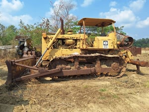 รถแทรกเตอร์CAT D6D ตีนไก่ มีลิปเปอร์ ใช้งานดีมากก ใบซื้อvาย ราคา800,000