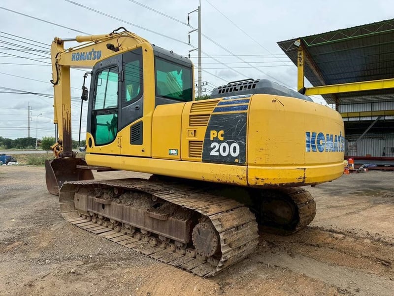 ขายแม็คโครkomatsu pc200-8mo มีทะเบียน ใช้งานได้ ราคา7.8บาท