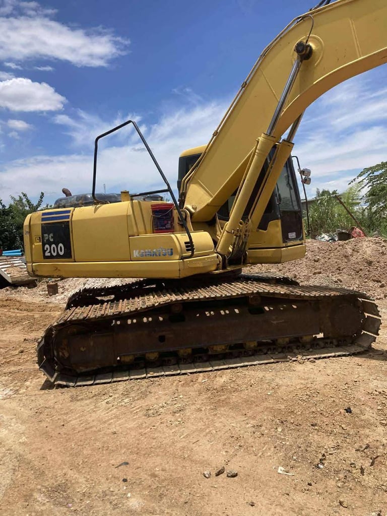 ขายแม็คโครkomatsu pc200-7 ใช้งานดีมาก มีเล่มทะเบียน ราคา6.9แสน ขายแม็คโครkomatsu pc200-7 ใช้งานดีมาก มีเล่มทะเบียน ราคา6.9แสน