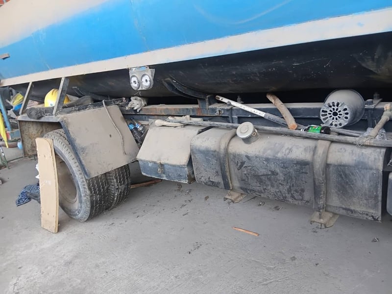 รถ6ล้อน้ำ isuzu 110 ใช้งานดี มีทะเบียน ราคา2.2บ.