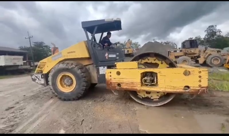 ขายรถบด25ตัน. Bomag BW225D-3ใช้งานได้ดี มีทะเบียน ราคา1,350,000