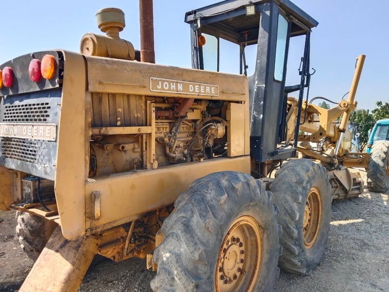 ขายรถเกรดjonndeere ใช้งานดี ใบซื่อขาย ราคา4.3แสน