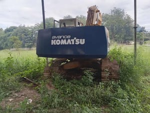 ขายรถแม็คโครkomatsu pc200-5 ใช้งานดี ใบซื้อvาย ราคา285,000