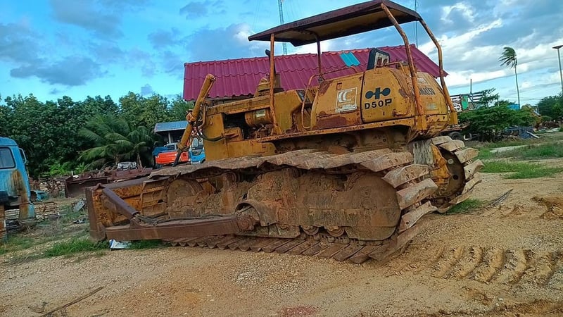 ขายรถแทรกเตอร์komatsu D50p ตีนเป็ด ใช้งานดี ราคา3.3แสน
