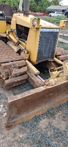 ขายรวม2คันรถแทรกเตอร์komatsu D20p-6 รถบด4ตันbomag ใช้งานดี ใบซื้อขายราคา3.6แสน 
