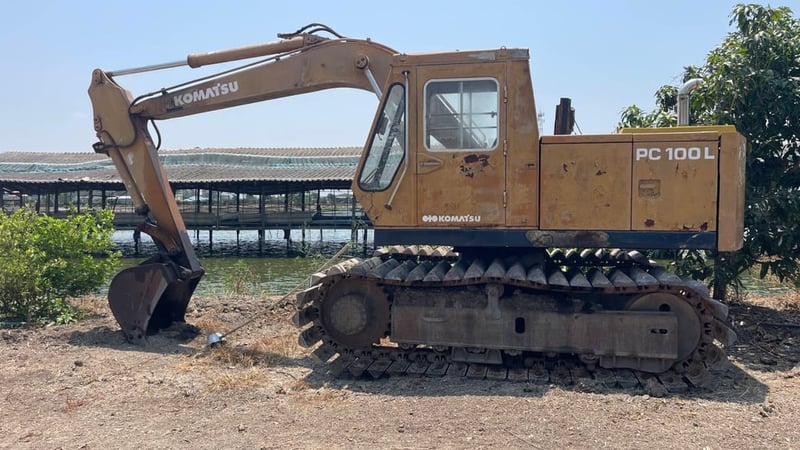 ขายรถแม็คโครkomatsu pc100l-2ใช้งานดี ตีนเป็ด ใบซื้อvาย ราคาถูกดีๆๆ295,000