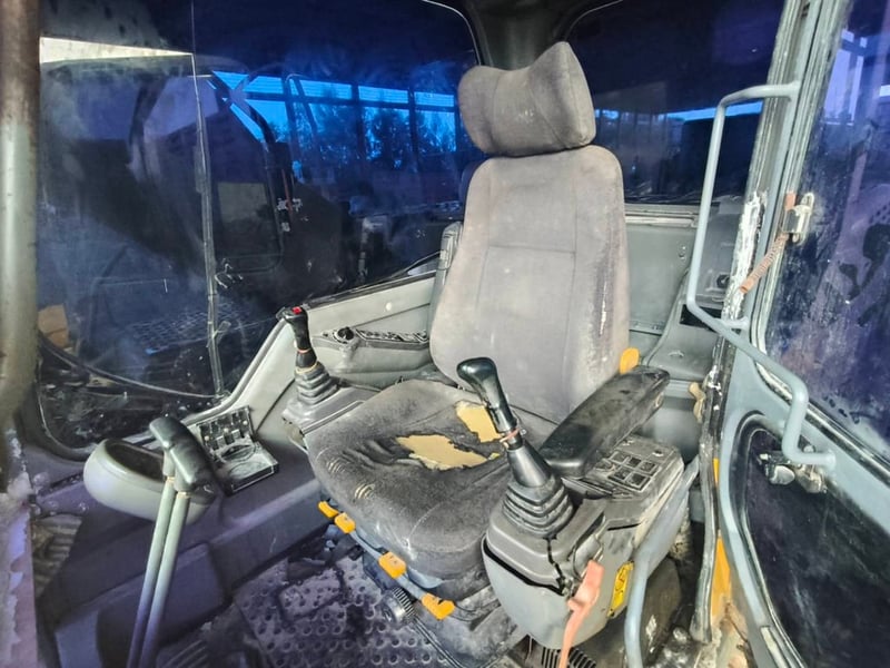 รถ แม็คโครvollvo EC210C ใช้งานดี ใบซื้อvาย ราคาถูกดีๆๆ500,000