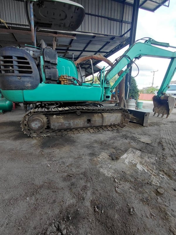 รถแม็คโครkomatsu pc35r-8 ใช้งานดี ใบซื้อ ขาบราคาถูกดี ๆๆ 185,000