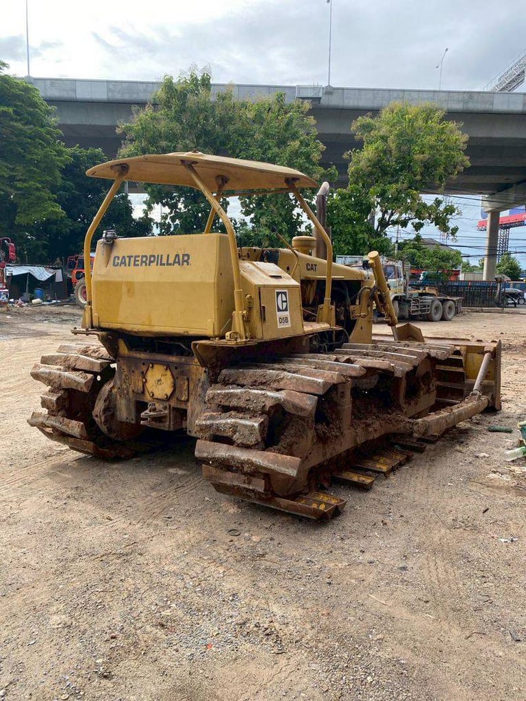 ขายรถแทรกเตอร์CAT D5B ตีนเป็ด ใช้งานดี ราคา4.3แสน