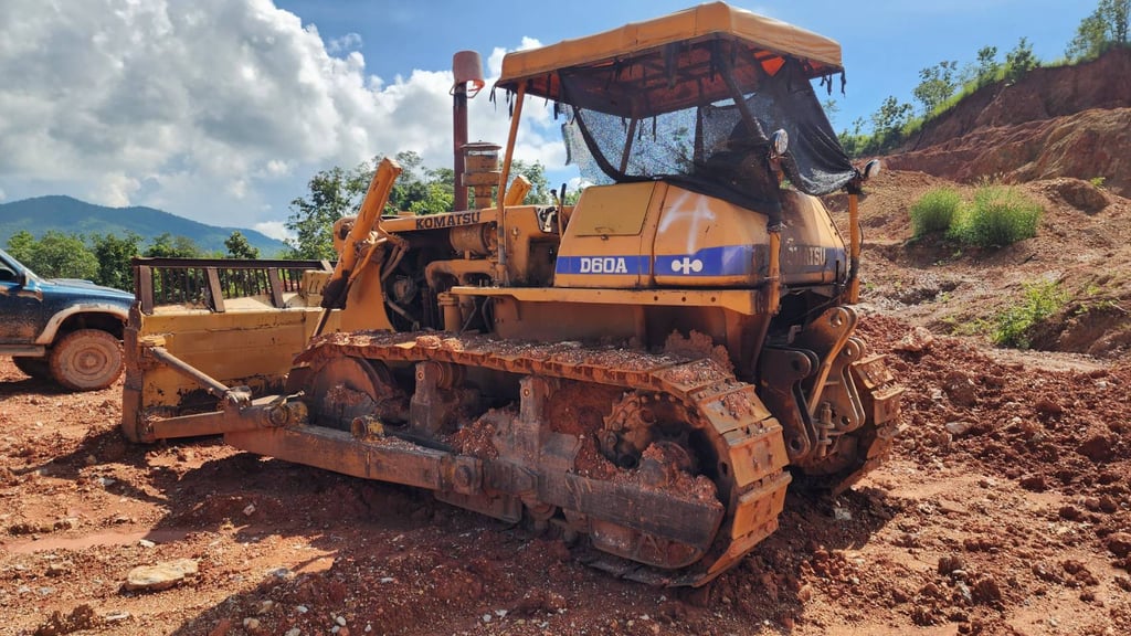 ขายรถแทรกเตอร์.komatsu D60A ตีนไก่ ใช้งานดี ราคา4.3แสน ขายรถแทรกเตอร์.komatsu D60A ตีนไก่ ใช้งานดี ราคา4.3แสน