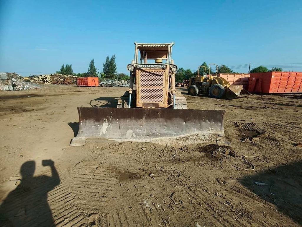 ขายรถแทรกเตอร์ komatsu D60a-3 ใช้งานดี ใบซื้อvาย ราคา4.3แสน ขายรถแทรกเตอร์ komatsu D60a-3 ใช้งานดี ใบซื้อvาย ราคา4.3แสน