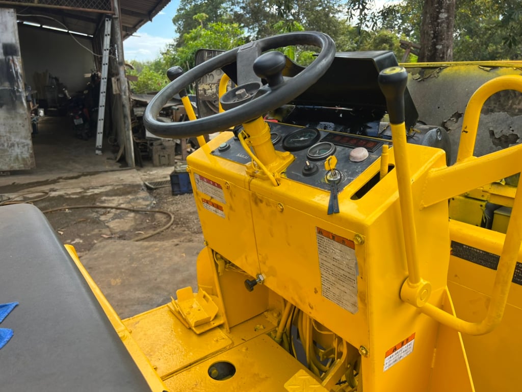 รถบดล้อกน้าเหล็ดหลังยางsakai tw350 ใช้งานดี ใบซื้อvาย ราคา2.8แสน