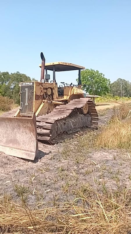 ขายรถแทรดเตอร์ CAT D5H ตีนเป็ด ใช้งานดี มีทะเบียน ราคา6.3แสน ขายรถแทรดเตอร์ CAT D5H ตีนเป็ด ใช้งานดี มีทะเบียน ราคา6.3แสน