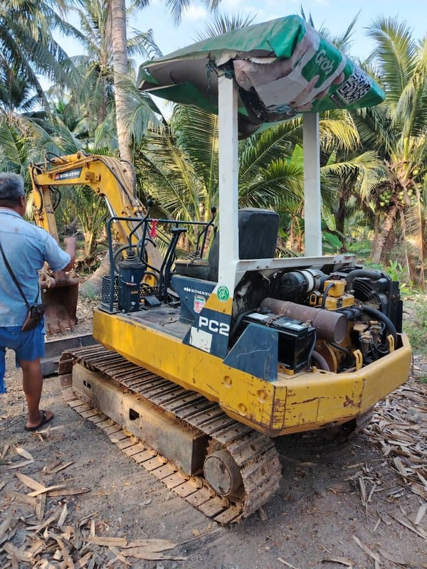 รถแม็คโคร komatsu pc20-6 ใช้งานดี ใบซื้อvาย ราคาถูกดี 165,000