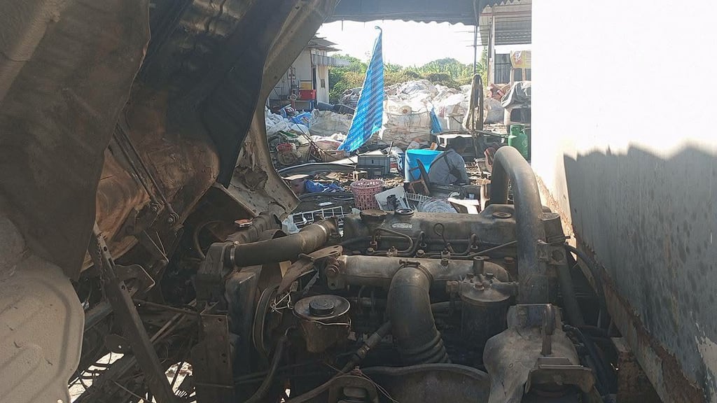 ขายรถ6ล้อดั้มmitsubishi 110แรง มีทะเบียน ใช้งานดี ราคาถูกดี129,000