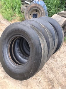 ขายยางรถบดล้อยาง4ตันและ10ตัน มียางใหม่และยางเก่า ขายยางรถบดล้อยาง4ตันและ10ตัน มียางใหม่และยางเก่า