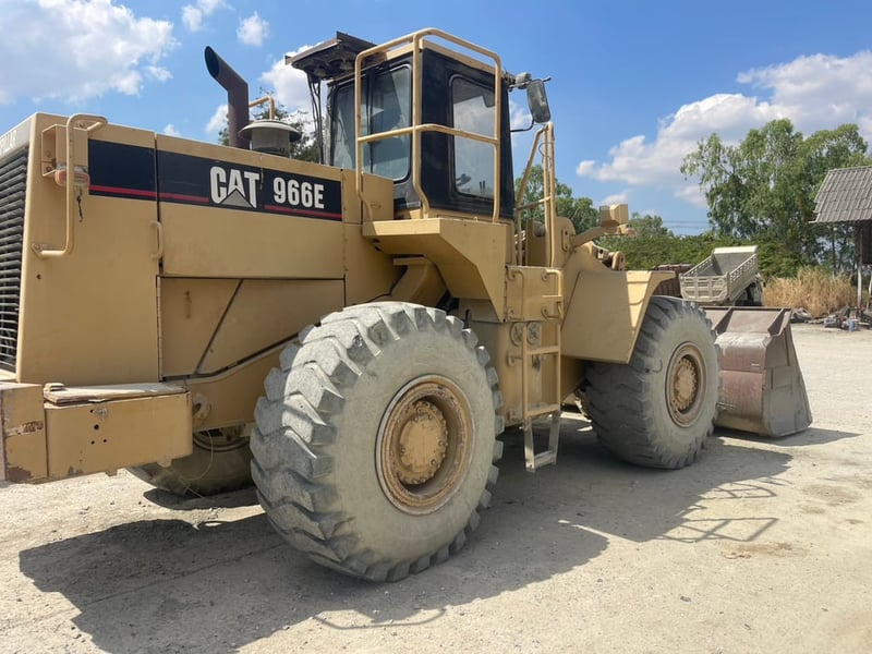 ขายรถตักล้อยาง CAT 966E ใช้งานได้ ใบซื้อขาย ราคา7.5แสน