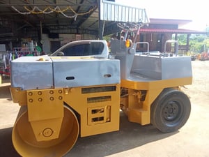 ขายรถบด4ตัน komatsu jv40 ใช้งานดีมาก ใบซื้อขาย ราคาถูก1.8แสน